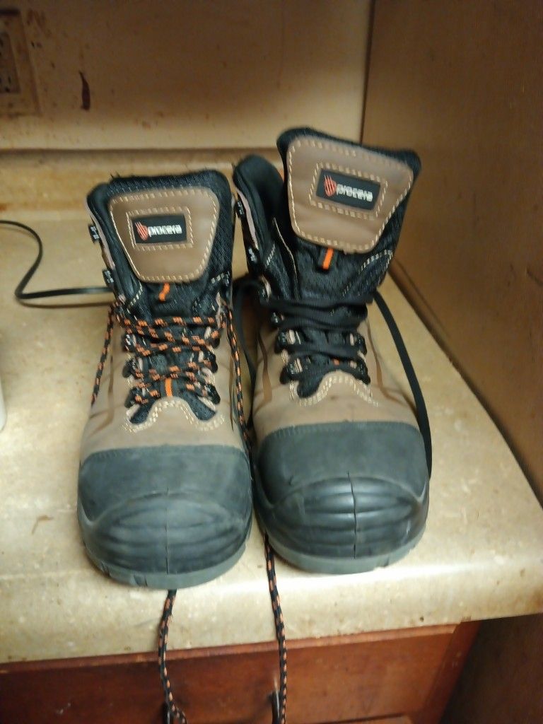 Snow Boots Size 10