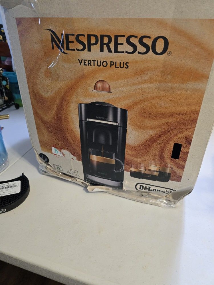 Nespresso Vertuo Plus Deluxe Coffee and Espresso Maker by De'Longhi Matte Black
