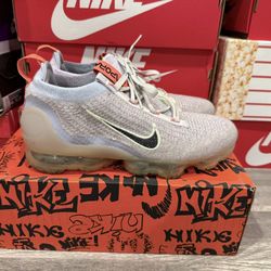 Nike air vapormax light bone women size 10 $110