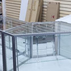 High-End Glass Retail Display Case – $1,800 Retail – Like New