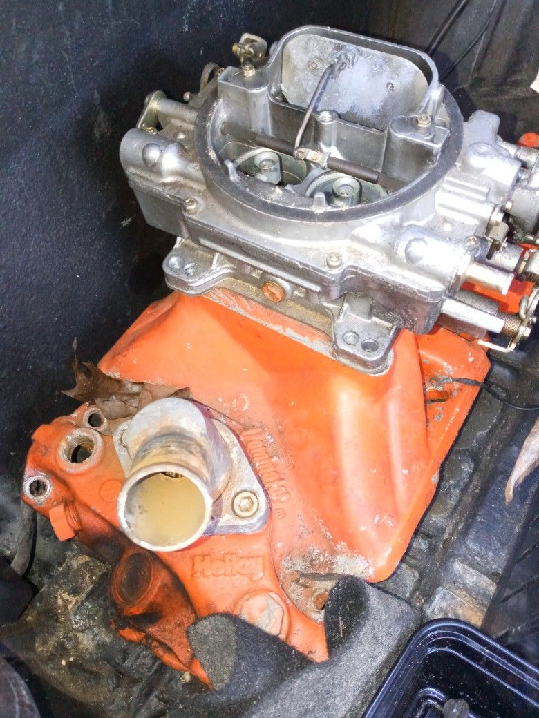 Holly SBC High Rise Intake / Holly 600 carburetor