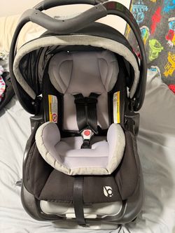 Baby trend car seat with base