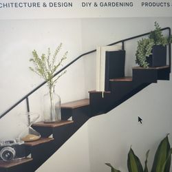 Staircase Corner Shelf 