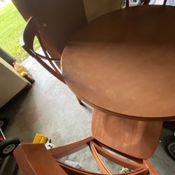 Table Chairs 4 Good Condition $175