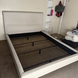 Dean Sand II Queen Upholstered Panel Bed