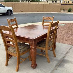 Dining Table And 4 Chairs 