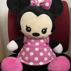 Minnie Mouse Plushie 