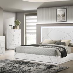 New 4pcs White Bedroom Set (Mattress is not Included)
