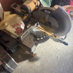 dewalt double bevel sliding compound miter saw