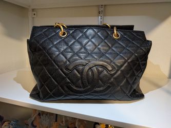 Vintage Chanel Classic Executive /Shopping Tote Full Top Zipper Leather Interior