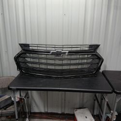 2018 2019 2020 2021 Chevrolet Traverse Grill Used Oem (contact info removed)4