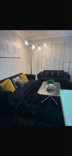 🖤✨ Black & Gold Luxury Sofa Set – 2 Piece Like New ✨🖤