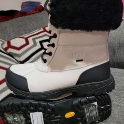 UGG BOOTS SIZE 9  MEN'S 