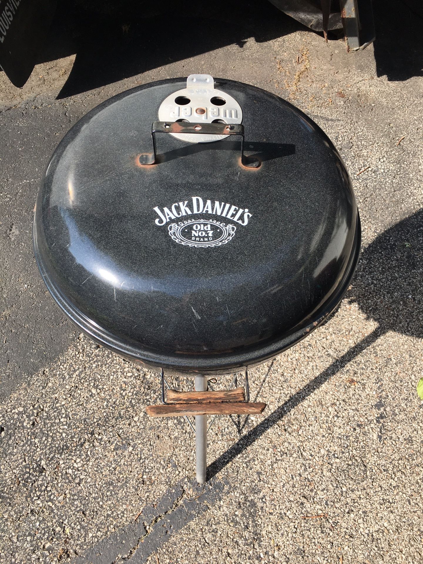 Vintage 1999 Weber Jack Daniels 18” Charcoal Grill