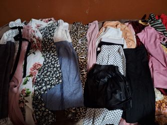 138+piece womens clothing bundle