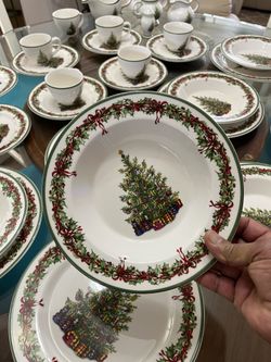 Vajilla Navideña De 36 Piezas Para 8 Personas (nueva) 
