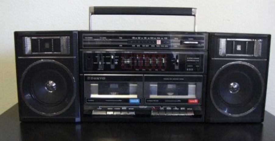 VINTAGE DOUBLE TAPE RADIO
