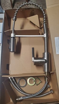 Kitchen Faucet with Pull-down Sprayer