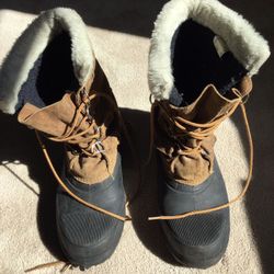 NW interior Arctic Snow Boots Size 11, Made In Canada