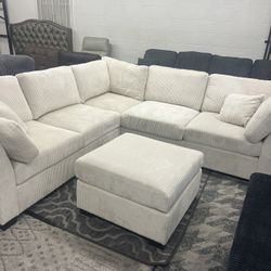 New Sectional Corduroy Couch with Ottoman! Free Delivery 🚚! 