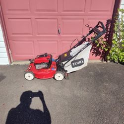 22-in Rear Wheel Drive Toro Lawn Mower