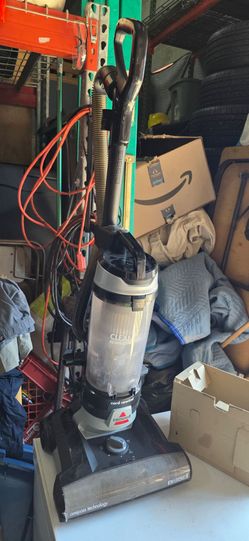 BISSELL CLEAN VIEW VACUUM