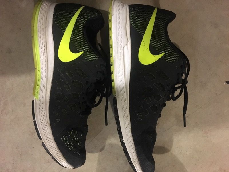 Nike shoes (9.5)