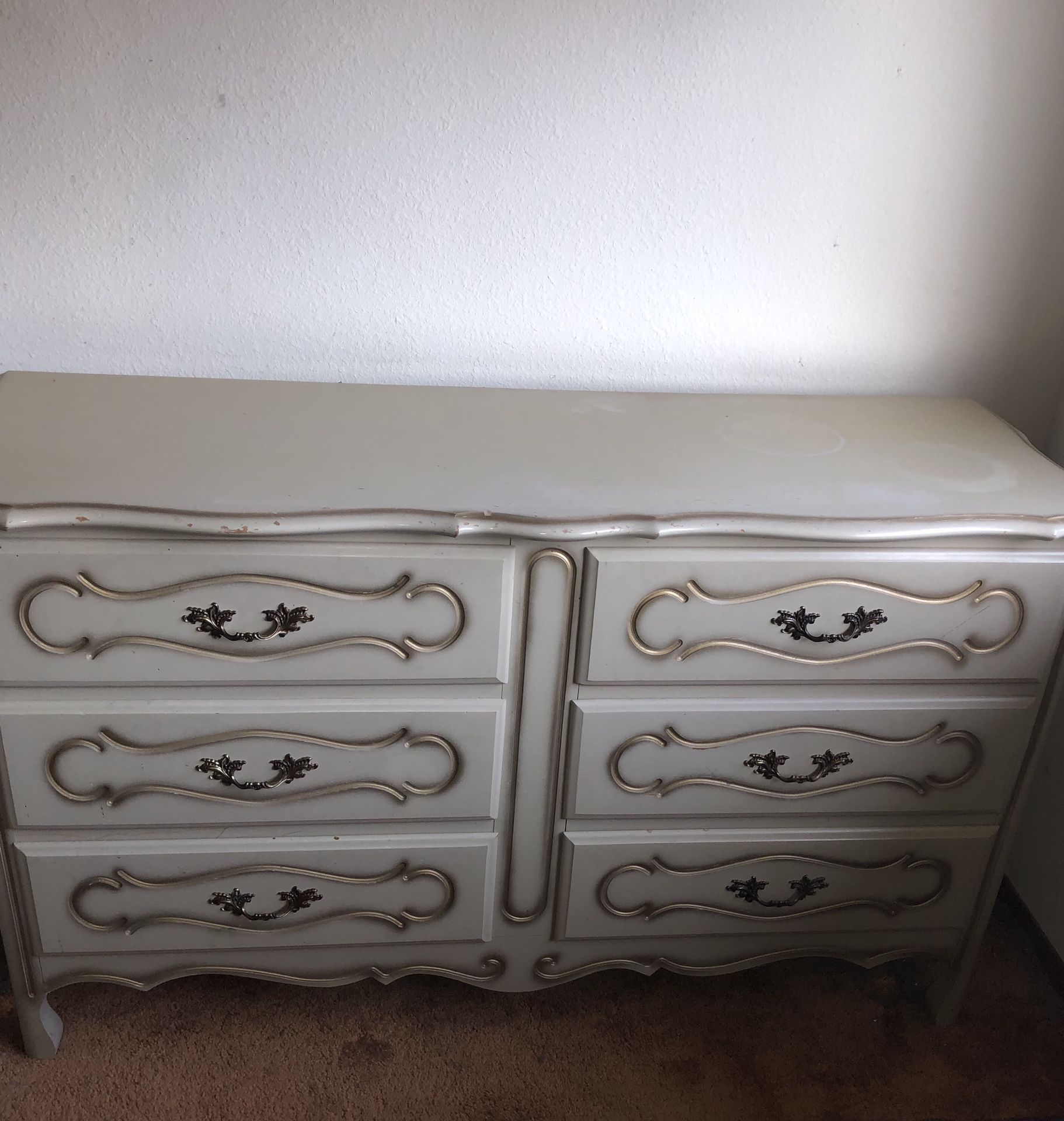 Dresser 6 drawer, 2 night stands- French provincial- vintage