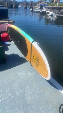 Mystifyingly Beautiful GUSU Paddle Board