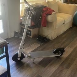 Electric Scooter OKAI E10 Paid $699 For Sale $400 OBO Brand New