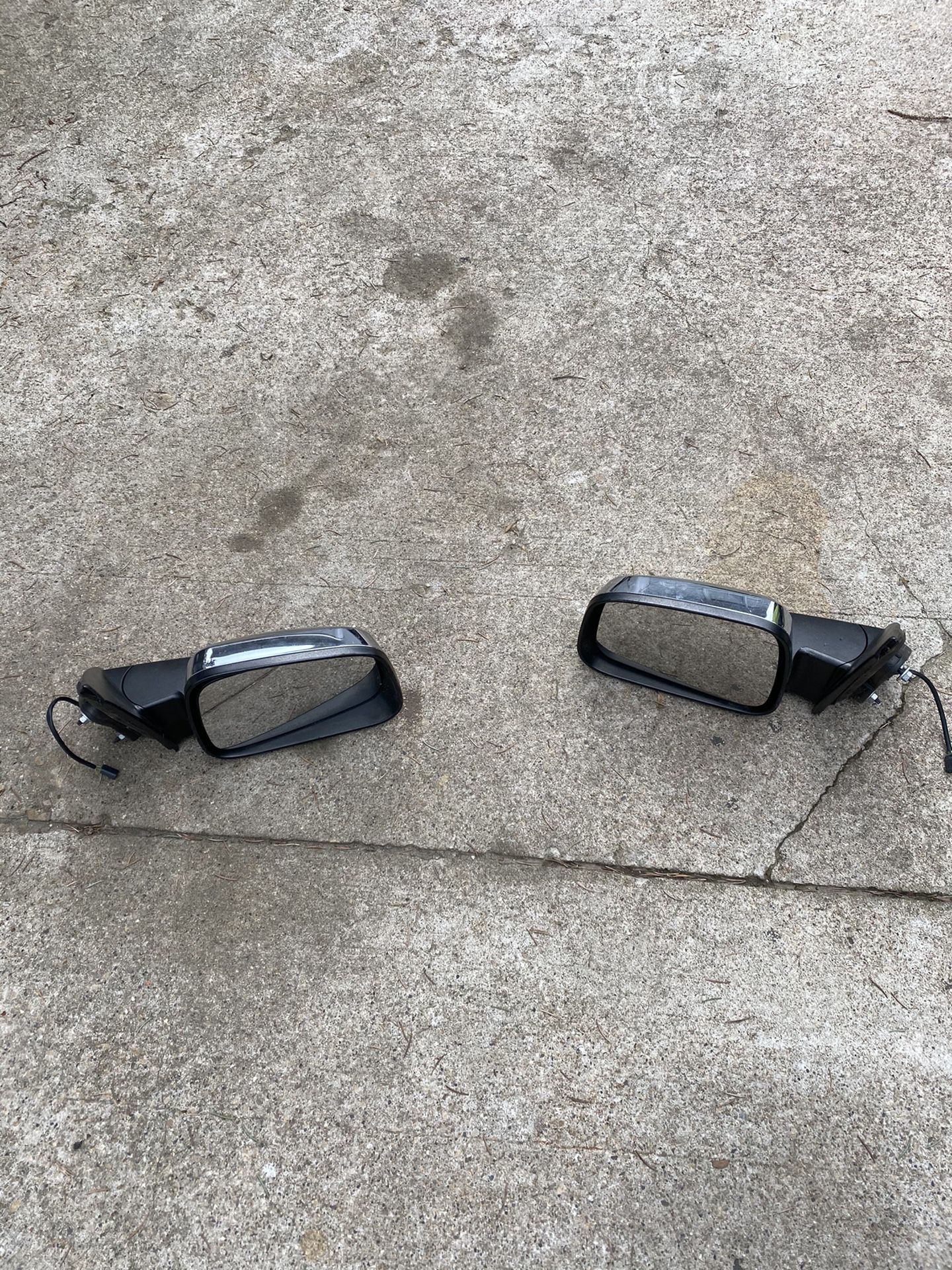 OEM 2005 Chevrolet HHR Door Side View Mirrors Chrome