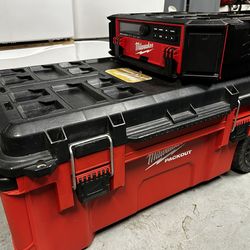 Milwaukee Packout Chest and Radio