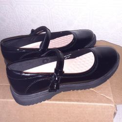 Black Patent Leather Girl Shoes Sz 6