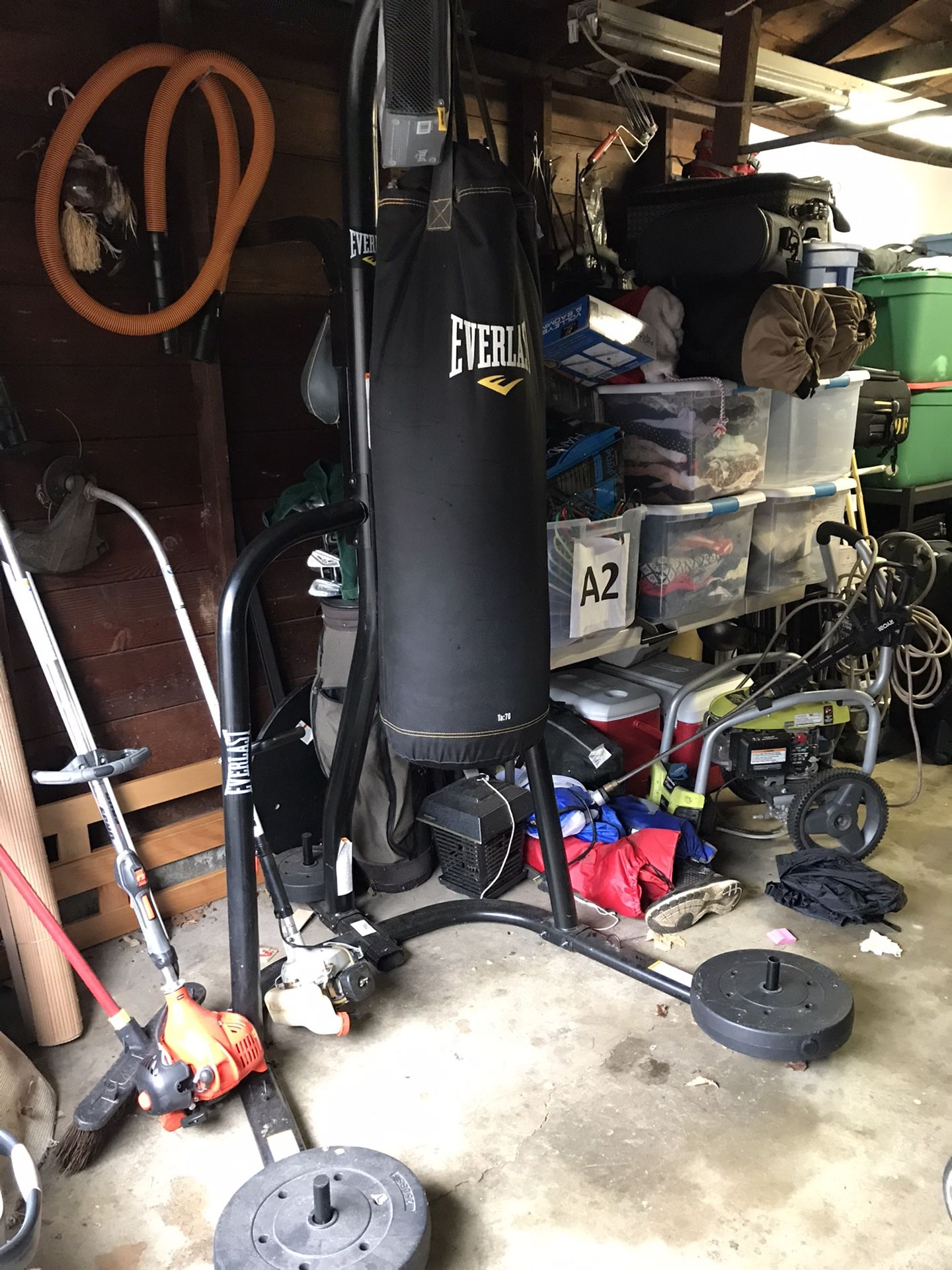 Everlast punching bag stand