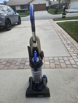 Eureka Powerspeed NEU280 Powerspeed.  just 10 lbs.