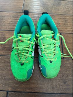 Kids baseball cleats