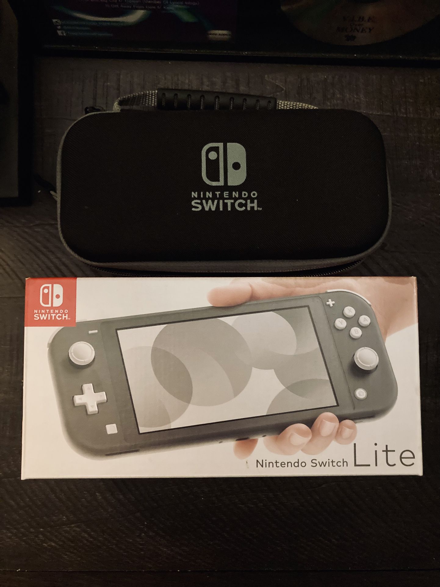 Nintendo Switch Lite + Case