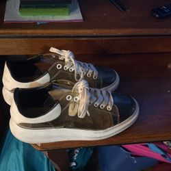 Alexandra Mcqueen‘S