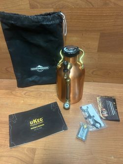 Growler Werks uKeg 64oz copper beer growler