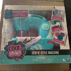 Cool Maker Sewing machine 