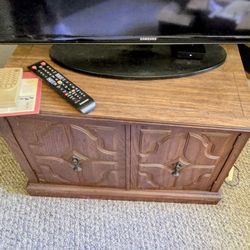 Vintage TV stand Or End Table 