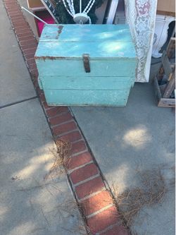 Wood antique looking chest
