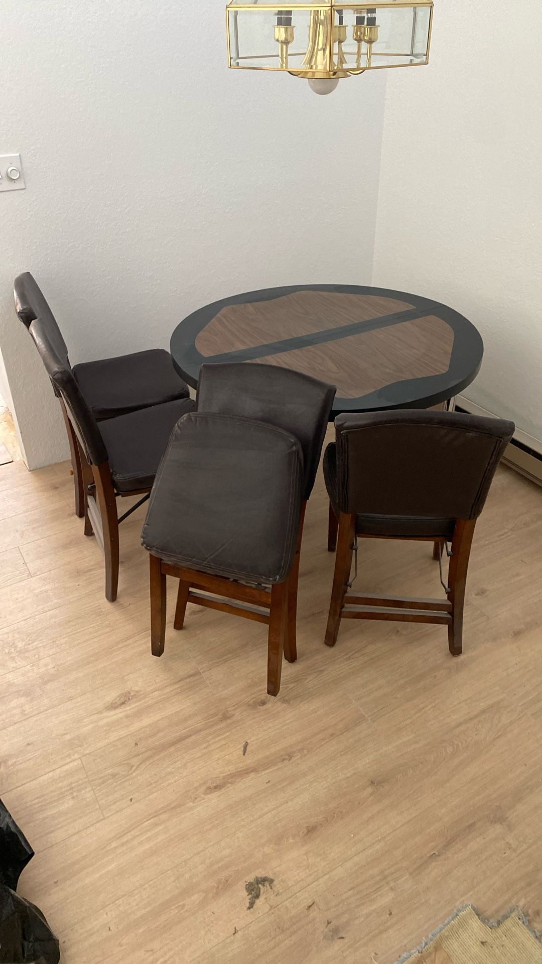 $80 Beautiful Dinning set. Foldable Chairs. 41”