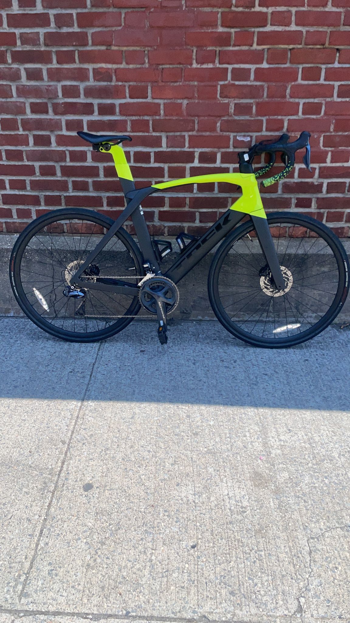 Trek Madone SL 6 – Size 58cm – Ultegra/Dura-Ace Di2 Upgraded