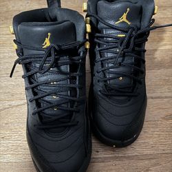 👟Jordan 12s Black/Gold (4Y) 👟