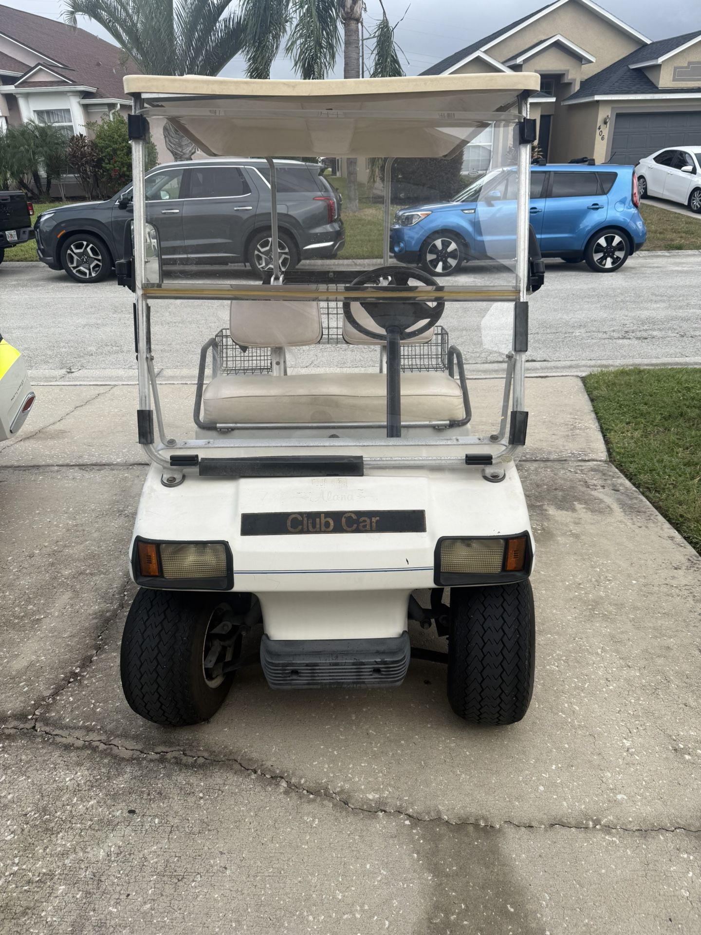 2000 club Golf Cart