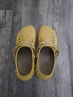 Crocs Clogs Yellow with Strap size 11