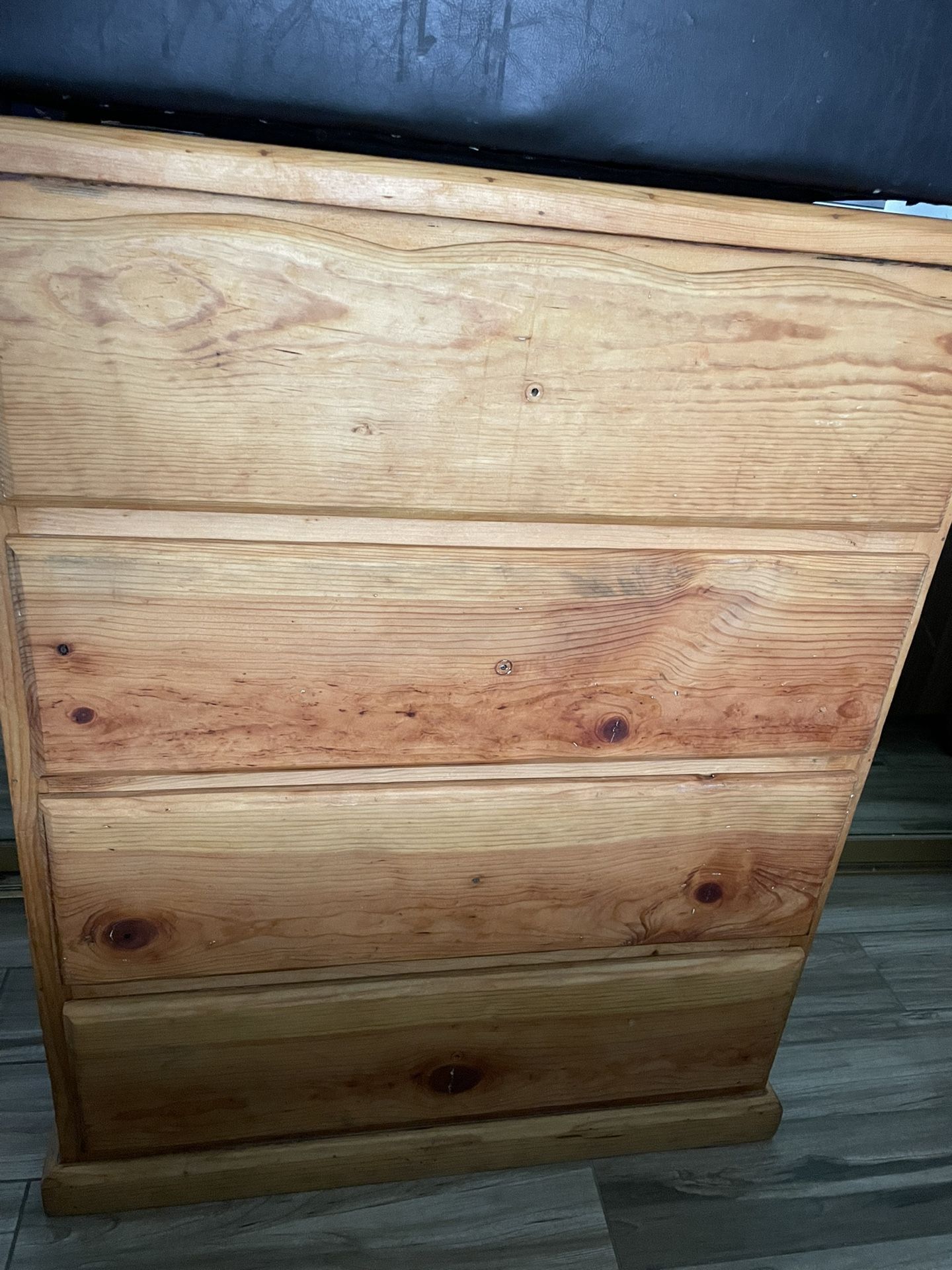 Dresser