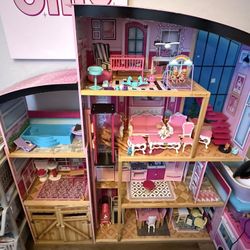 Barbie Dream House 