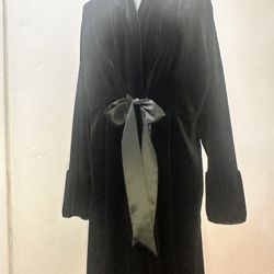 Soma Black Velvet Tie Robe LARG also can be worn as a DRESS